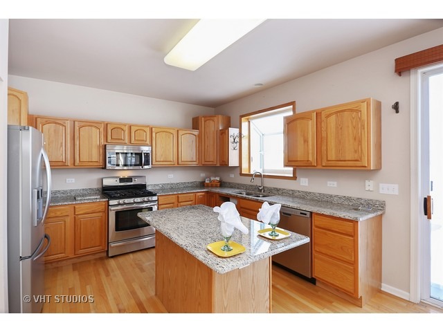 1912 Trappers Ct, Mchenry, IL 60050 photo 5