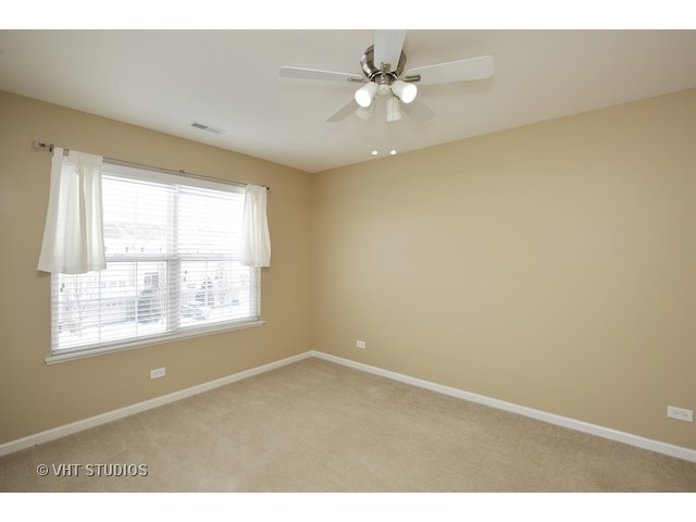 211 Jackson St, Gilberts, IL 60136 photo 10