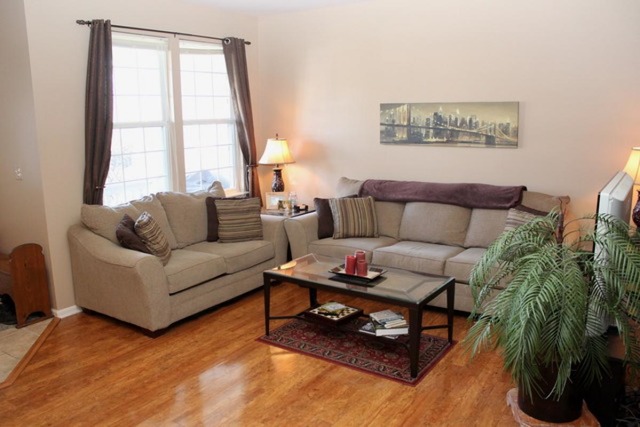 626 W Natalie Ln, Addison, IL 60101 photo 2