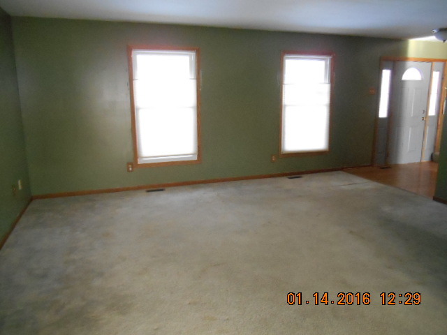 3213 W Lorient Dr, Mchenry, IL 60050 photo 2