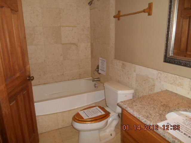 3213 W Lorient Dr, Mchenry, IL 60050 photo 9
