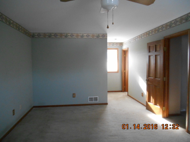 3213 W Lorient Dr, Mchenry, IL 60050 photo 7