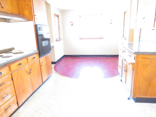 281 Villa St, Elgin, IL 60120 photo 4