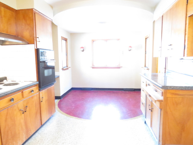 281 Villa St, Elgin, IL 60120 photo 5