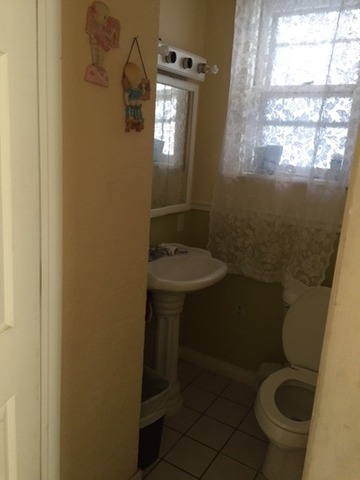 648 S 4th St, Aurora, IL 60505 photo 9