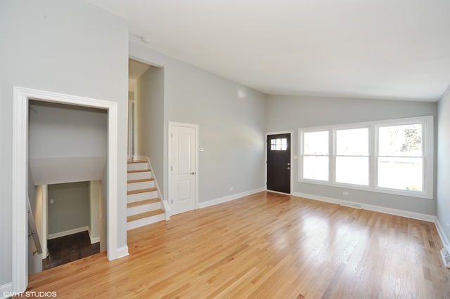 351 Mors Ave, Wheeling, IL 60090 photo 3
