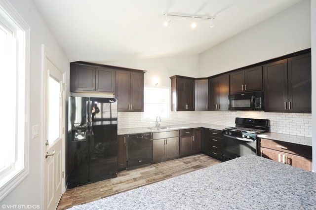 351 Mors Ave, Wheeling, IL 60090 photo 4