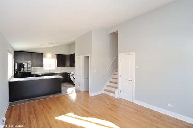 351 Mors Ave, Wheeling, IL 60090 photo 2