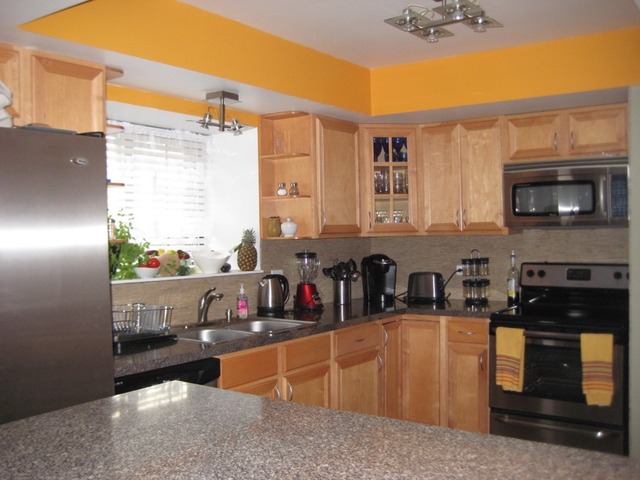 9197 North Rd #F, Palos Hills, IL 60465 photo 2