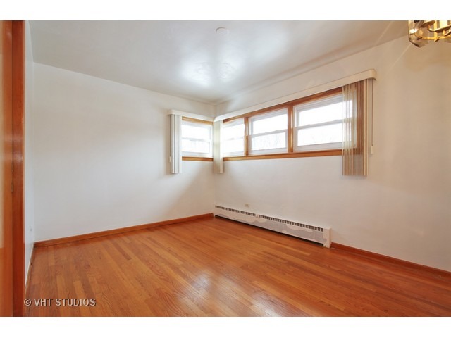 960 Parkview Ln, Des Plaines, IL 60016 photo 7