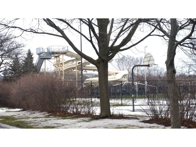 960 Parkview Ln, Des Plaines, IL 60016 photo 12