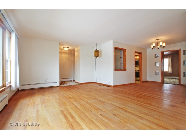 960 Parkview Ln, Des Plaines, IL 60016 photo 3