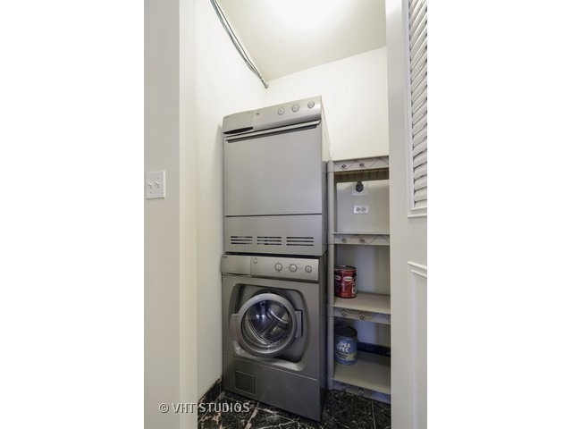 222 E Pearson St #2304, Chicago, IL 60611 photo 12