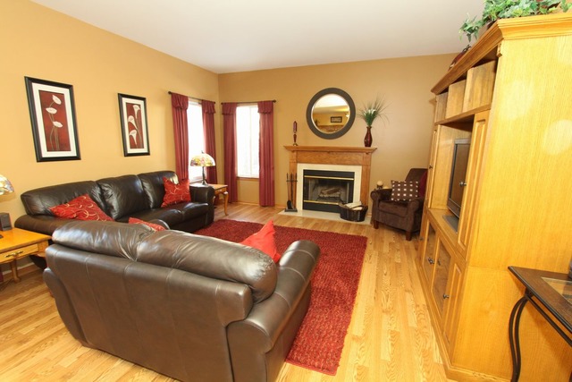 200 Moorehead Dr, Bartlett, IL 60103 photo 9