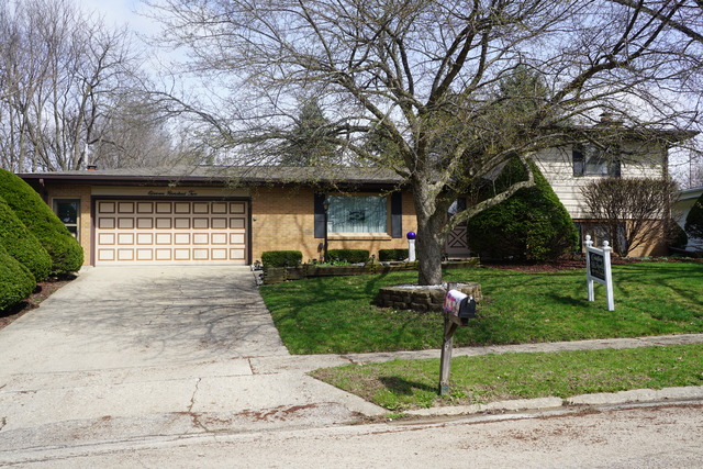 1102 Beech Dr, Dixon, IL 61021 photo 1