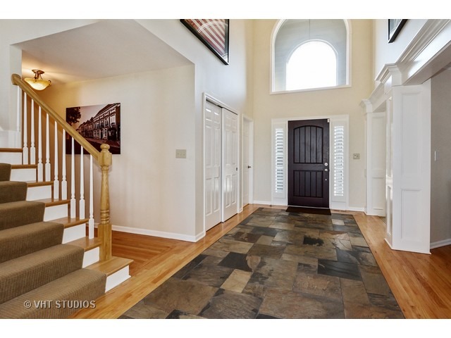 1291 Cranbrook Cir, Aurora, IL 60502 photo 2