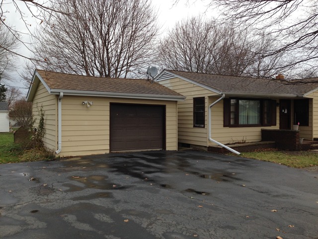 906 4th St, Harvard, IL 60033 photo 2