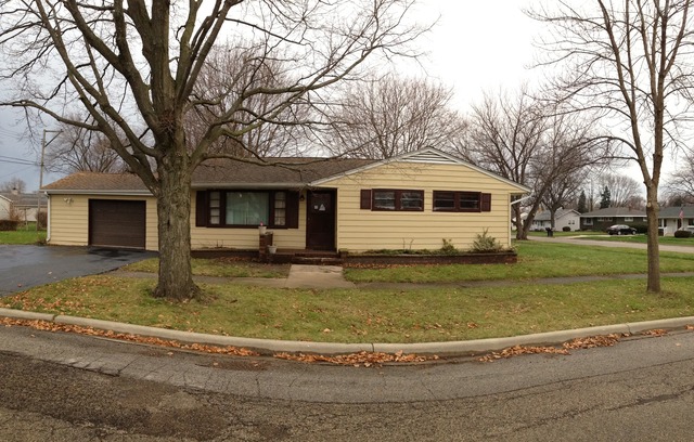 906 4th St, Harvard, IL 60033 photo 1