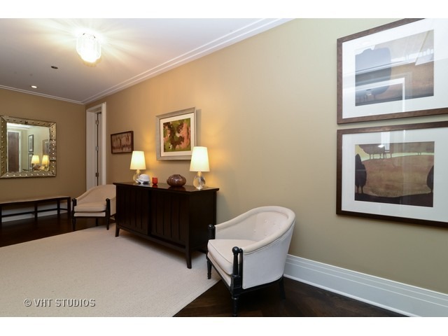 159 E Walton Pl #6A, Chicago, IL 60611 photo 2