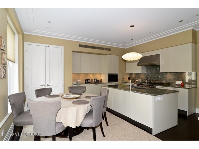 159 E Walton Pl #6A, Chicago, IL 60611 photo 5