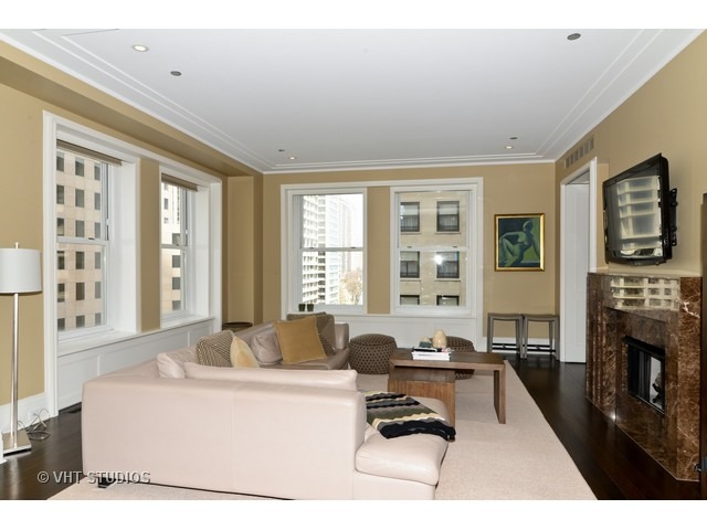 159 E Walton Pl #6A, Chicago, IL 60611 photo 3