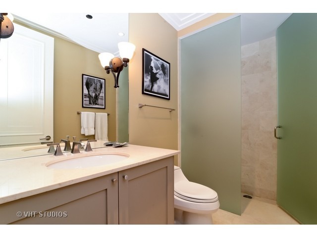 159 E Walton Pl #6A, Chicago, IL 60611 photo 9