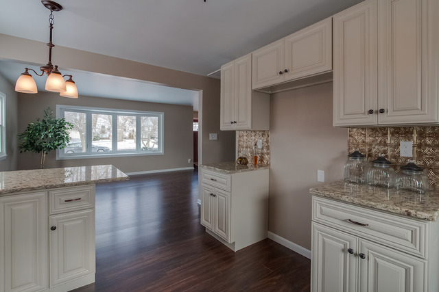573 E 4th St, Lockport, IL 60441 photo 11