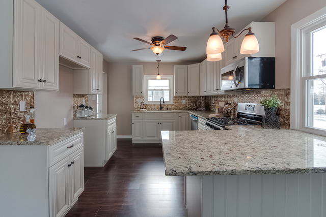 573 E 4th St, Lockport, IL 60441 photo 7