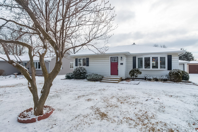 573 E 4th St, Lockport, IL 60441 photo 1