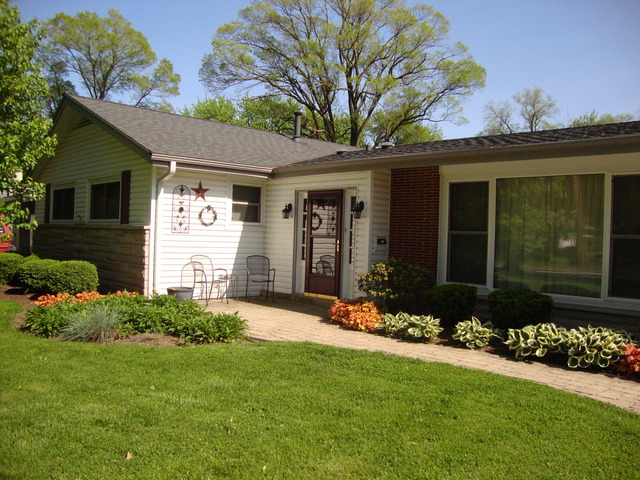 3205 Saint James St, Rolling Meadows, IL 60008 photo 2