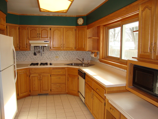 3205 Saint James St, Rolling Meadows, IL 60008 photo 8