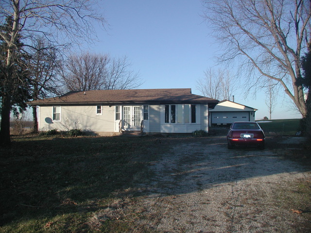 2129 N 30th Rd, Ottawa, IL 61350 photo 1