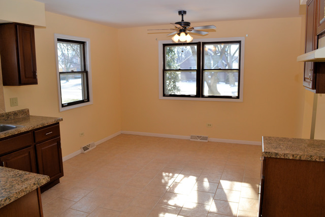 2618 178th St, Lansing, IL 60438 photo 7