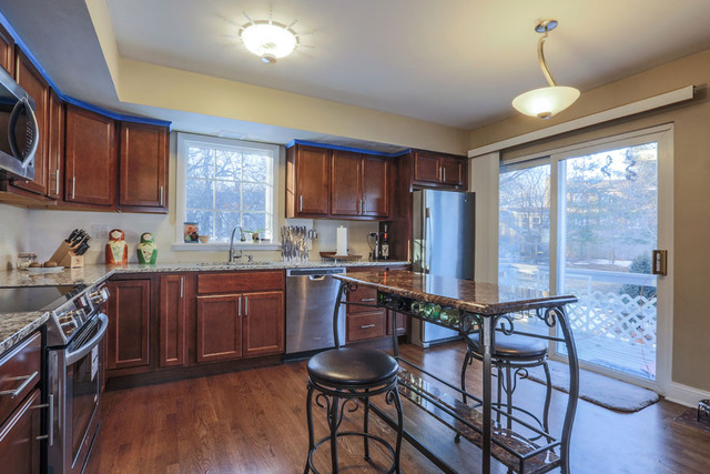 763 Ralph Ct, Wheaton, IL 60187 photo 2