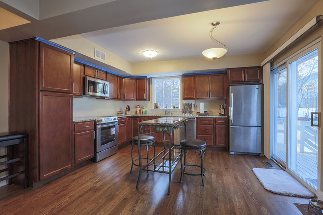 763 Ralph Ct, Wheaton, IL 60187 photo 3