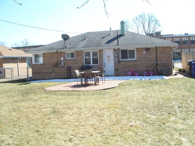 736 E Algonquin Rd, Des Plaines, IL 60016 photo 2