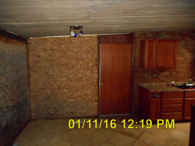 400 Streamside Dr, Harvey, IL 60426 photo 5