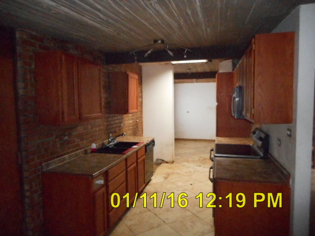 400 Streamside Dr, Harvey, IL 60426 photo 7