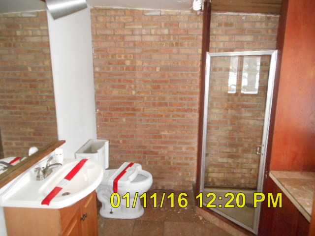 400 Streamside Dr, Harvey, IL 60426 photo 10