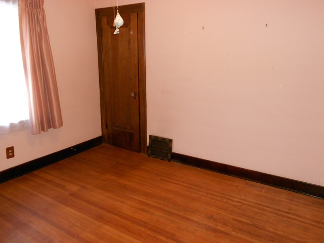 310 Wheelock St, Elgin, IL 60123 photo 5