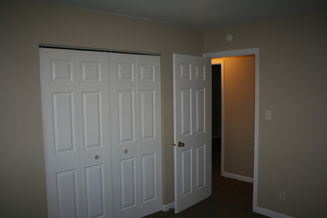695 E Broadview Dr, Kankakee, IL 60901 photo 2