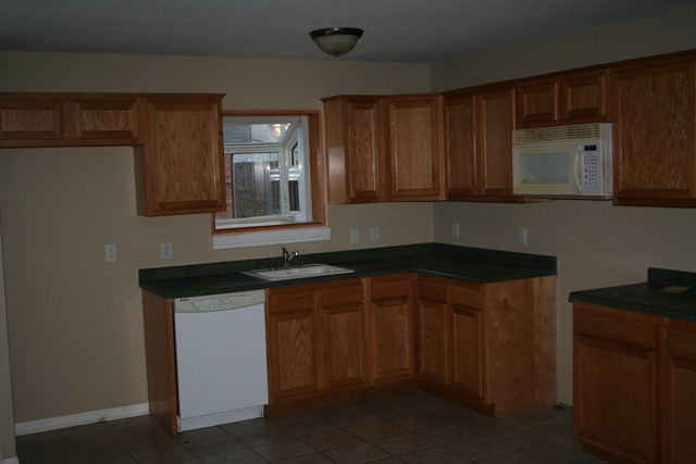 695 E Broadview Dr, Kankakee, IL 60901 photo 3