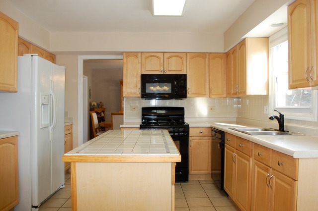 1189 Princeton Dr, Bartlett, IL 60103 photo 8