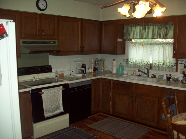111 Clark St, Walnut, IL 61376 photo 5