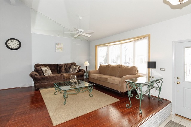 1922 E Yuma Ln, Mount Prospect, IL 60056 photo 5
