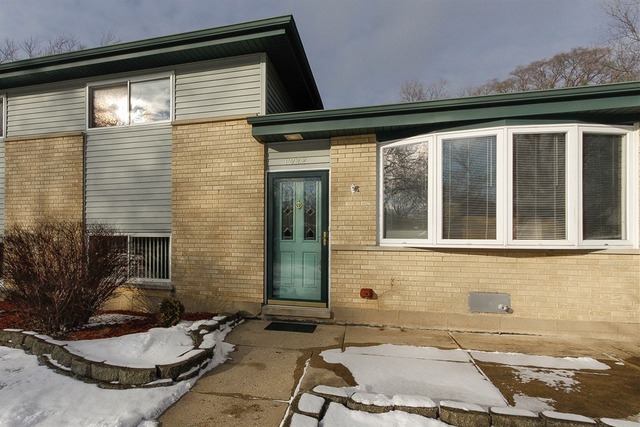 1922 E Yuma Ln, Mount Prospect, IL 60056 photo 3
