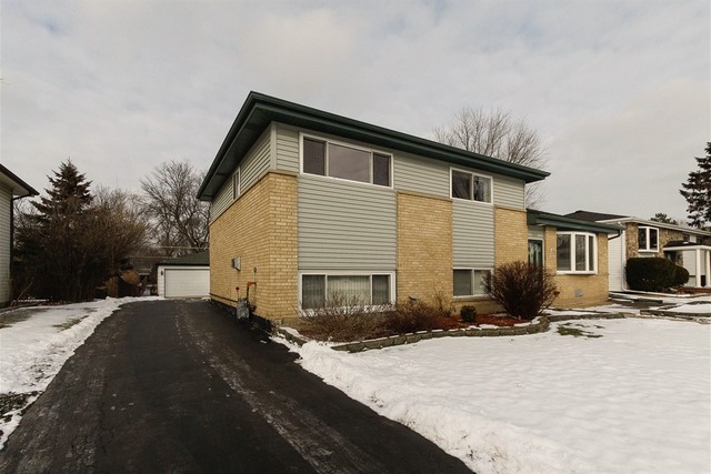 1922 E Yuma Ln, Mount Prospect, IL 60056 photo 2