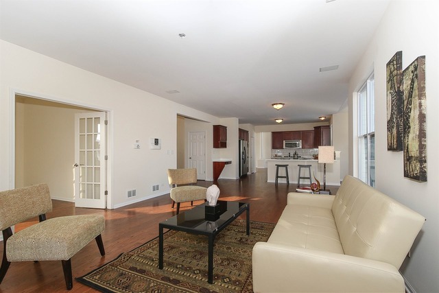 216 Primrose Ln, Bartlett, IL 60103 photo 4