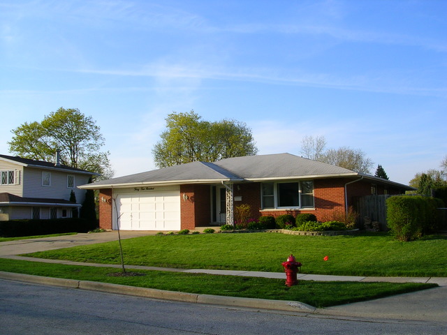 3400 Brookmeade Dr, Rolling Meadows, IL 60008 photo 2