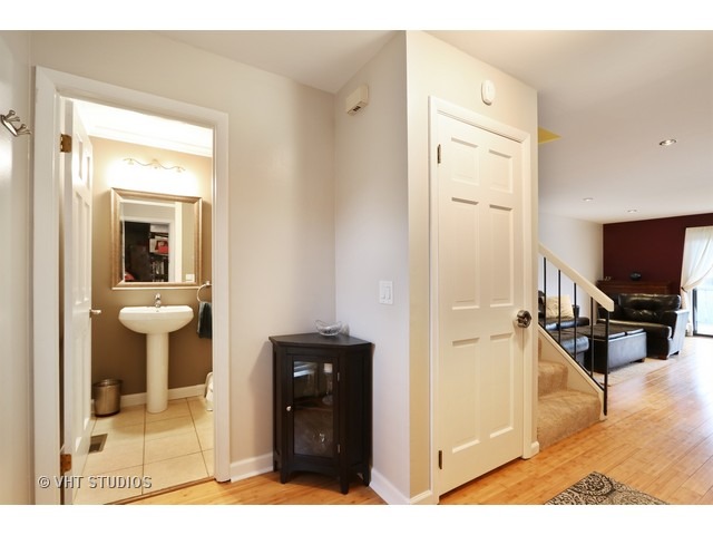 2528 Yarrow Ln, Rolling Meadows, IL 60008 photo 2